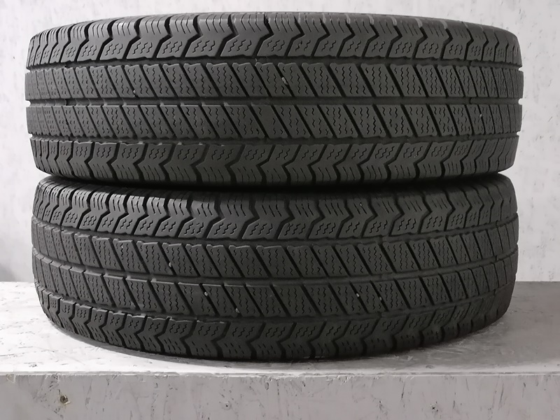 Шини б\у 215/65 R16C