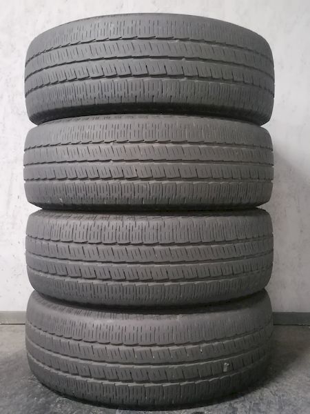 Шини б\у 225/70 R15C