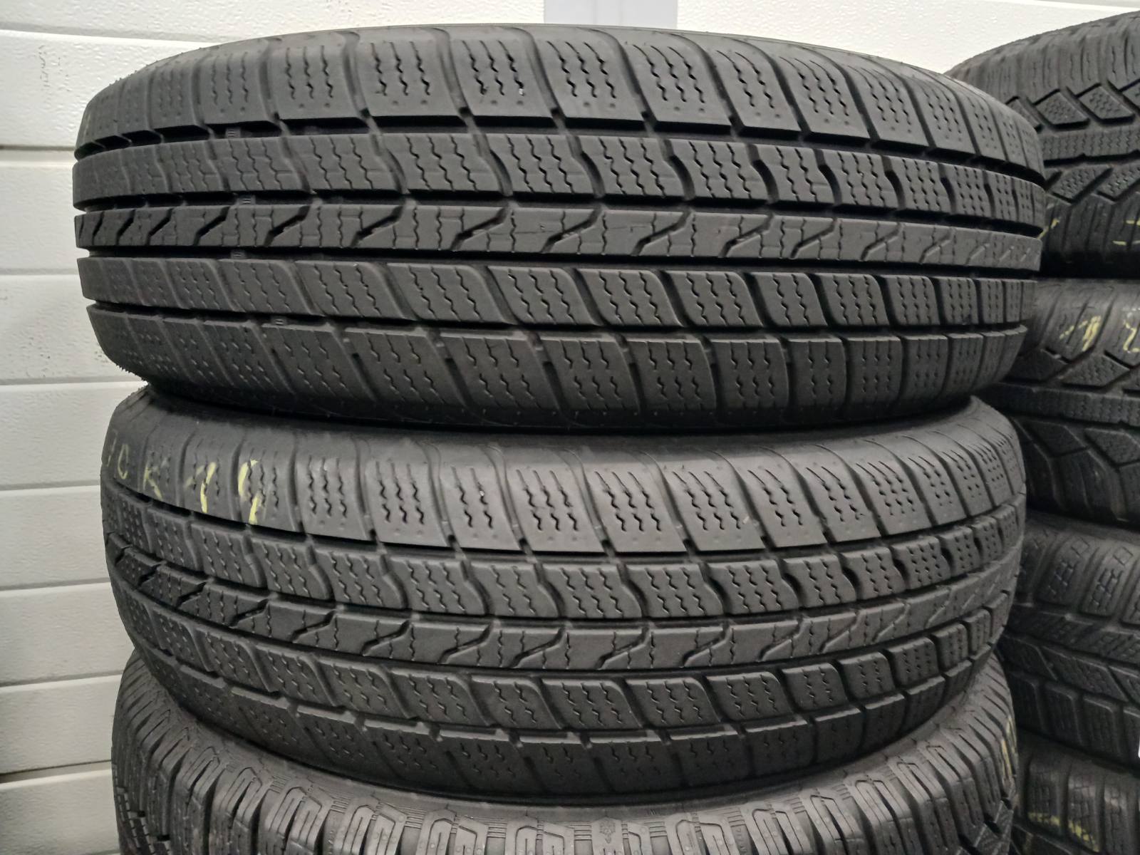 Шини б\у 175/70 R14