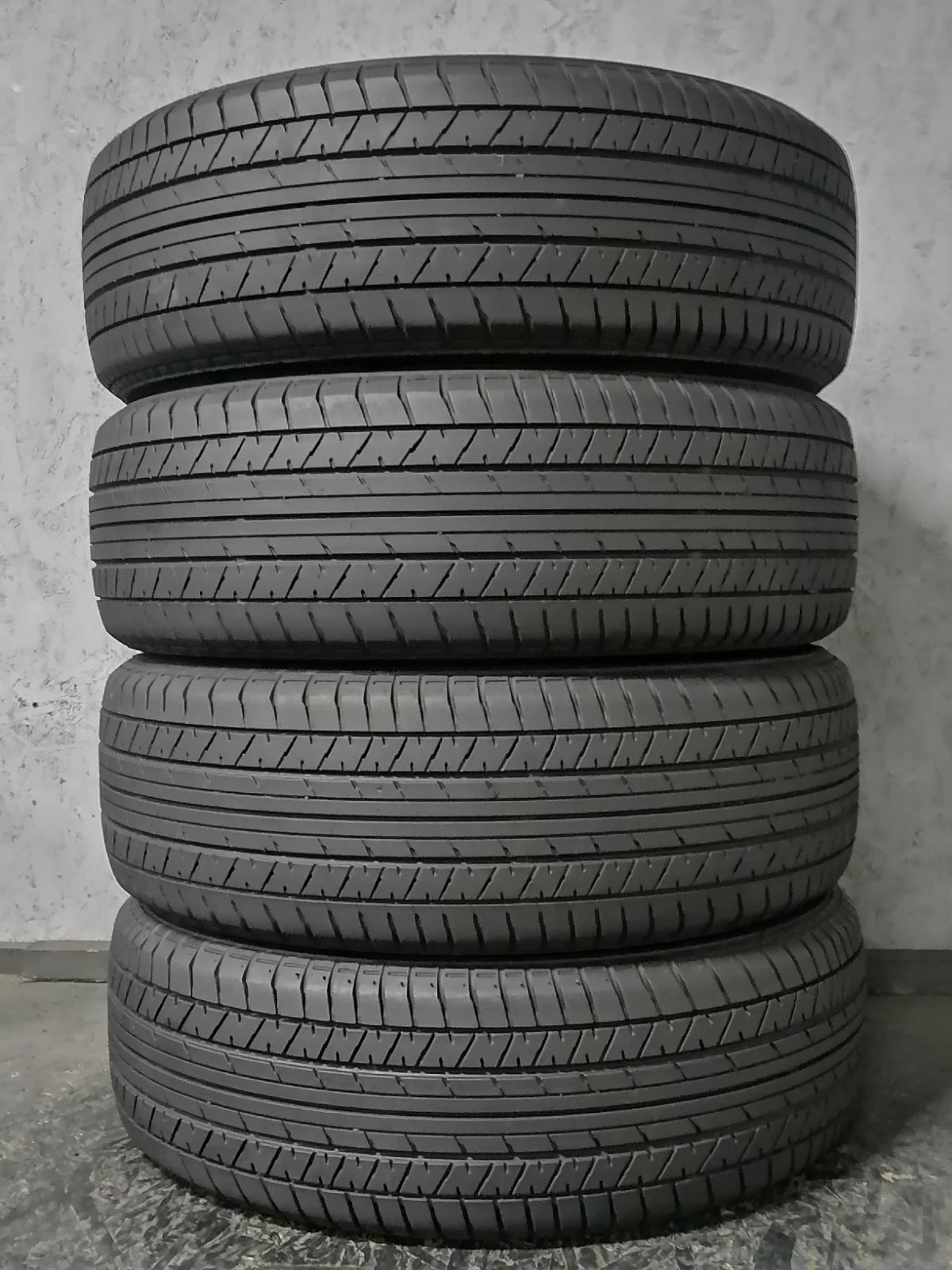 Шини б\у 215/60 R17