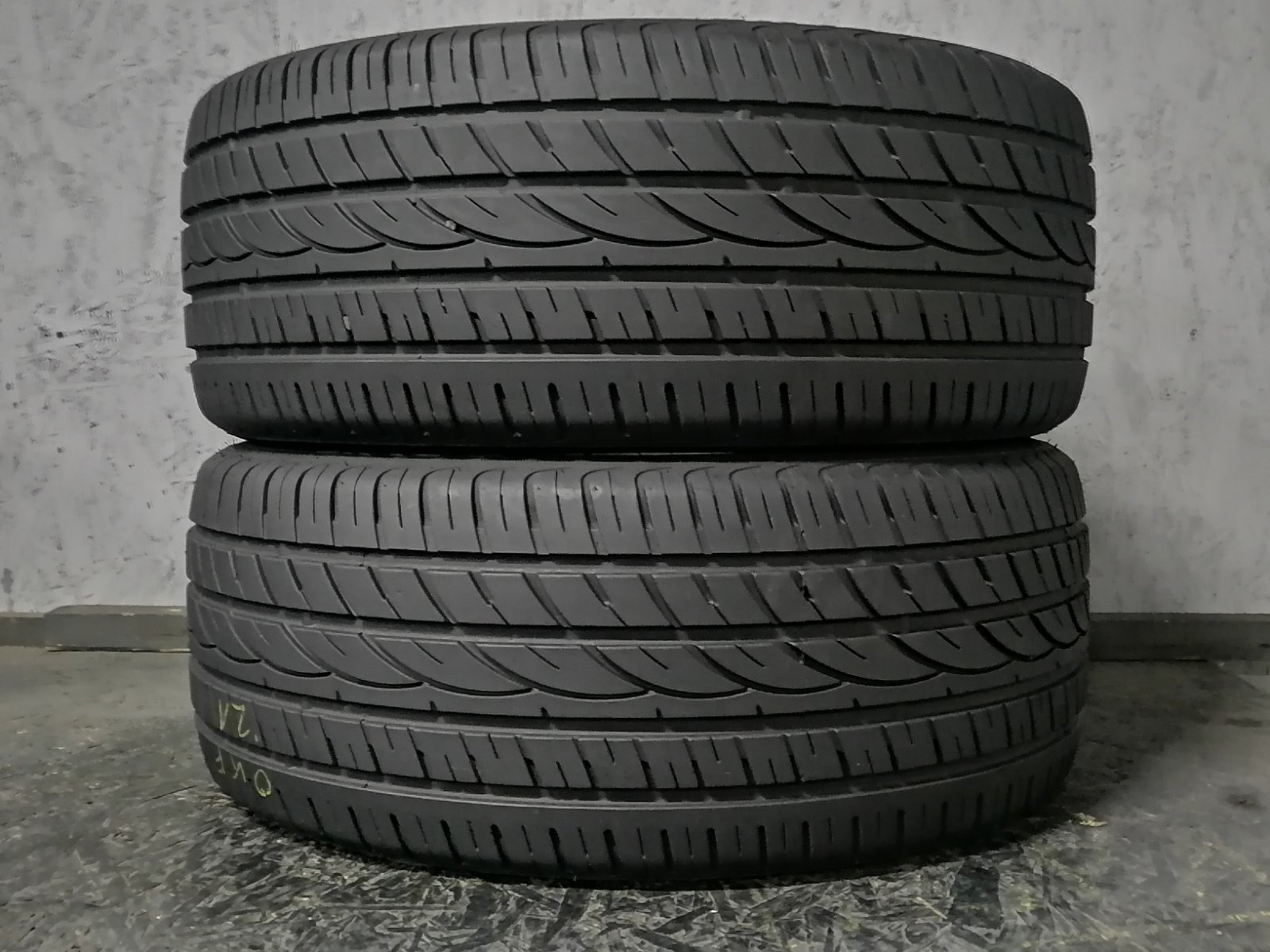 Шини б\у 245/45 R17