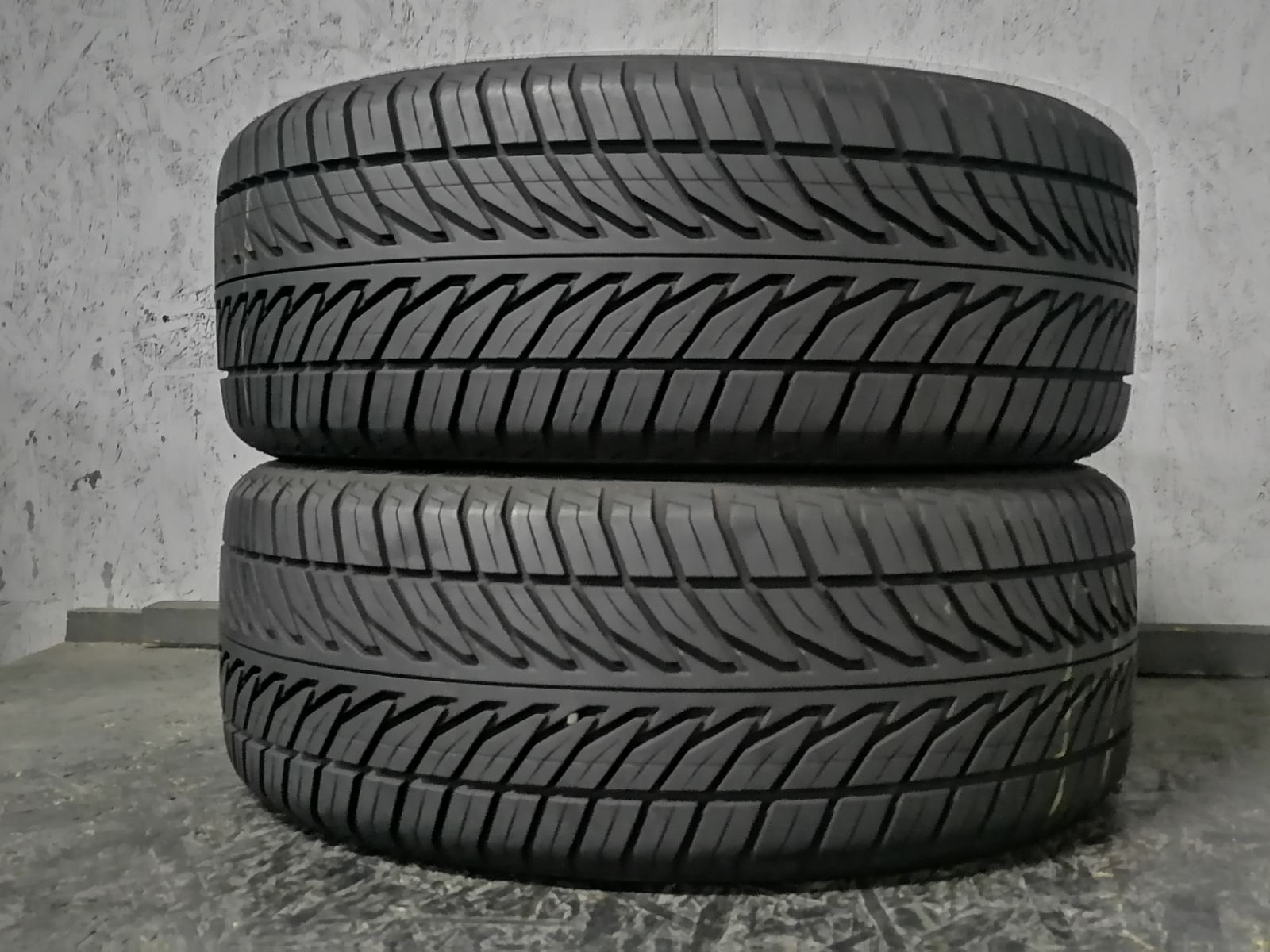 Шини б\у 205/45 R16