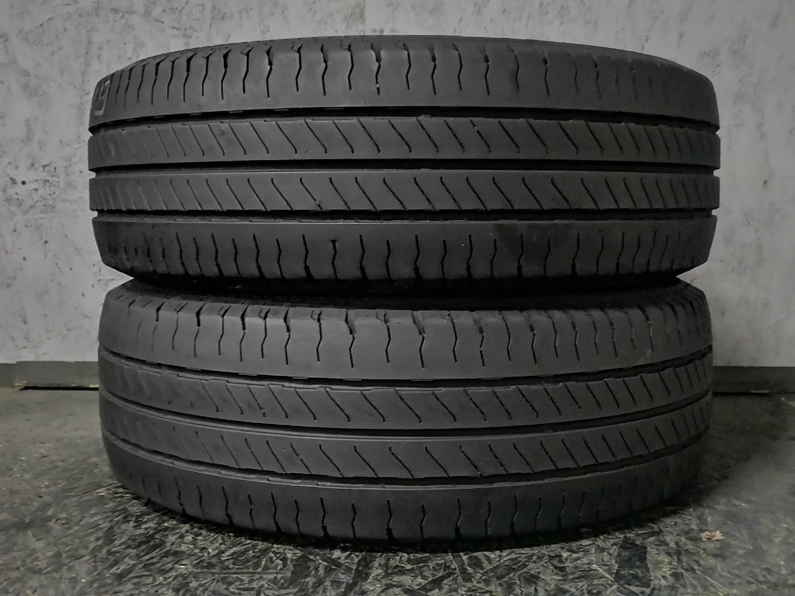 Шини б\у 215/60 R17C