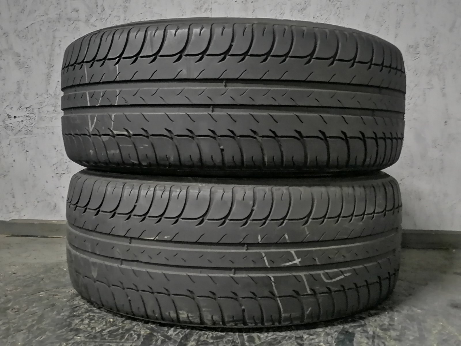 Шини б\у 215/55 R16