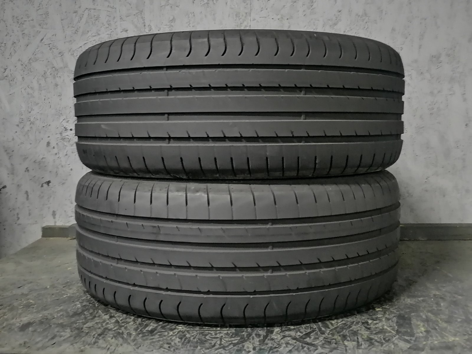 Шини б\у 235/50 R18