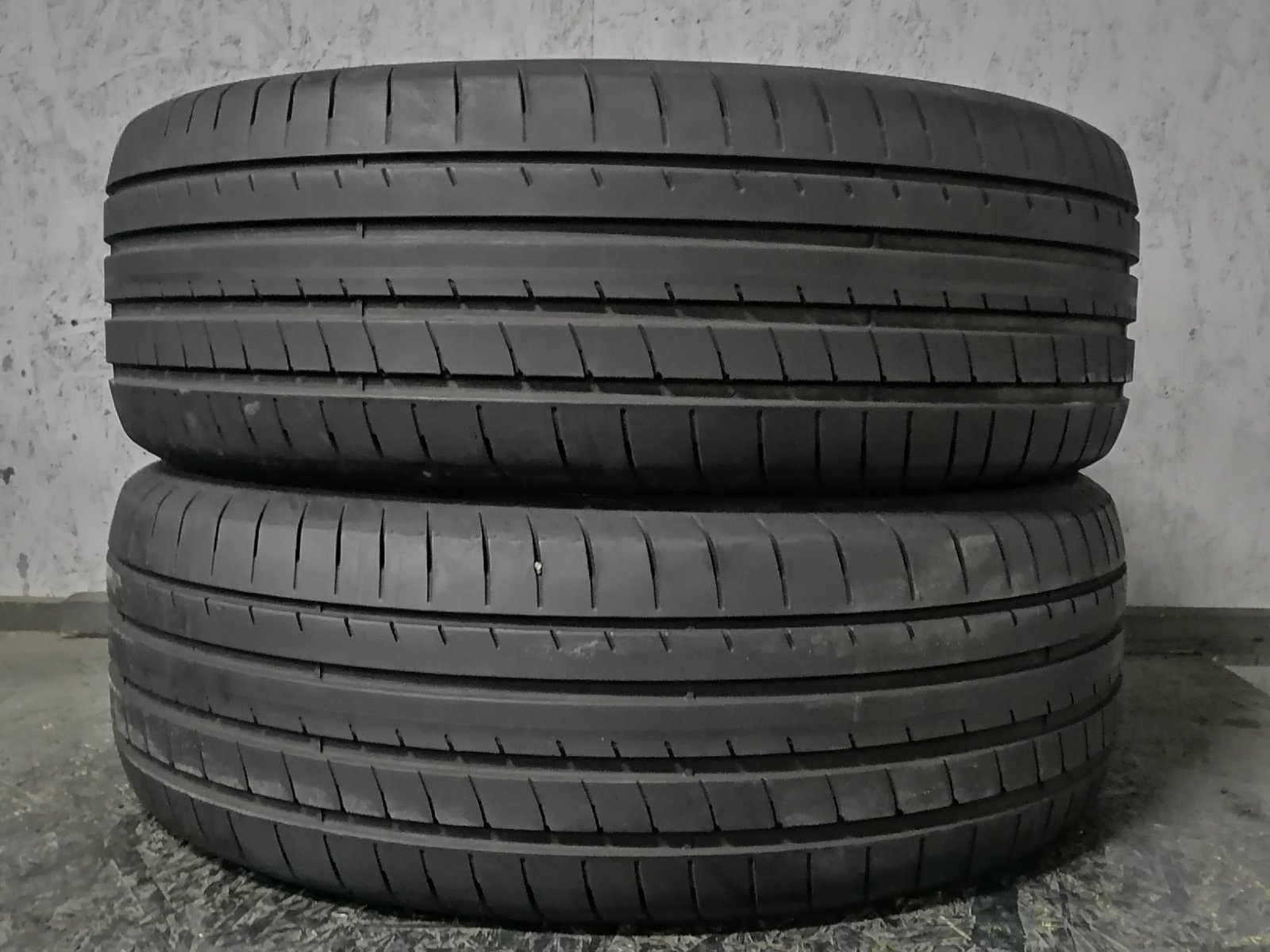 Шини б\у 245/45 R18