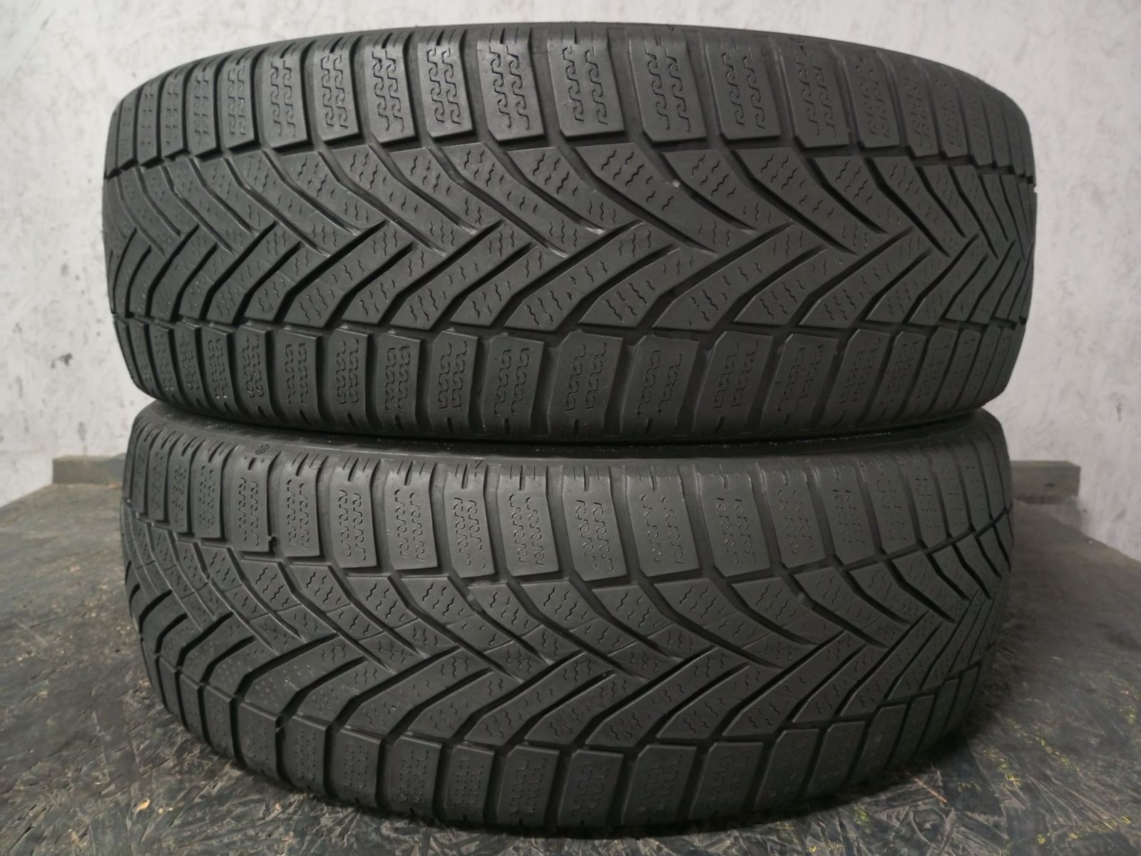 Шини б\у 205/60 R16