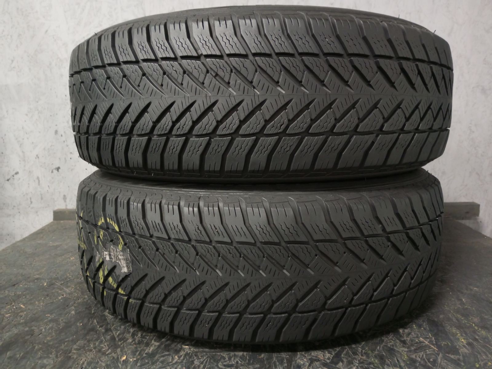 Шини б\у 225/65 R17