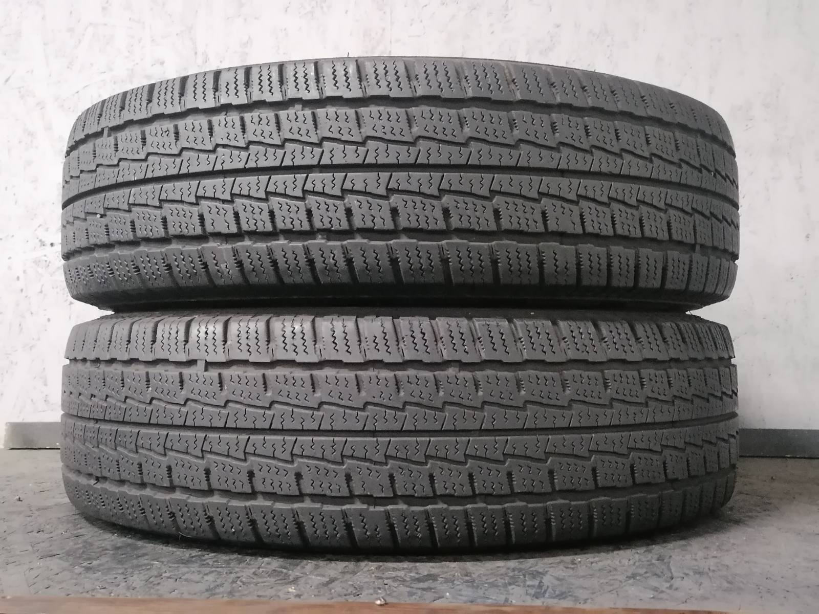 Шини б\у 205/75 R16C