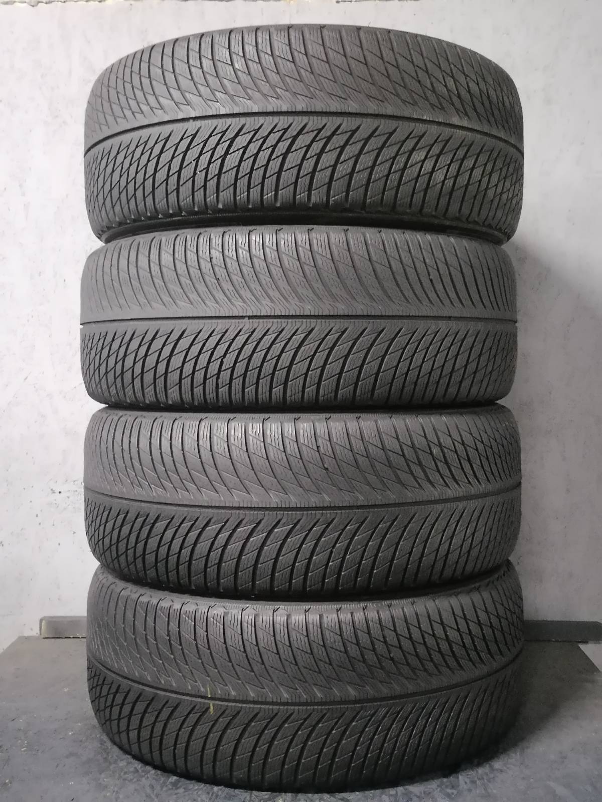Шини б\у 275/50 R20