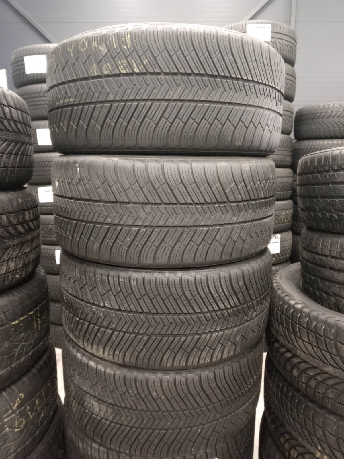 Шини б\у 265/40 R19