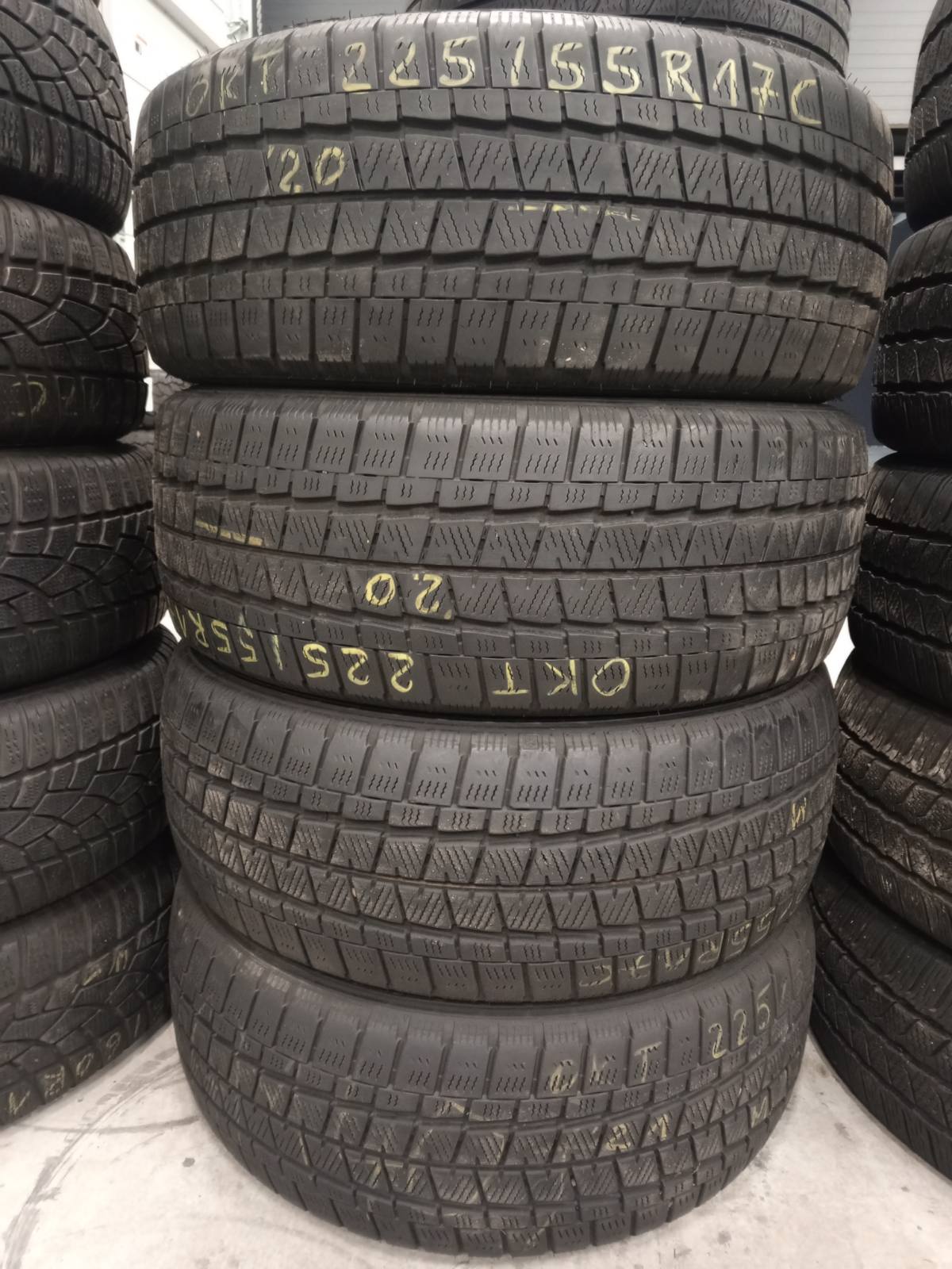 Шини б\у 225/55 R17C