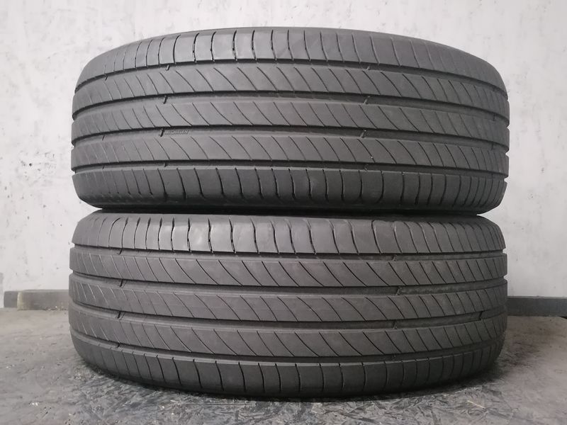 Шини б\у 215/55 R17