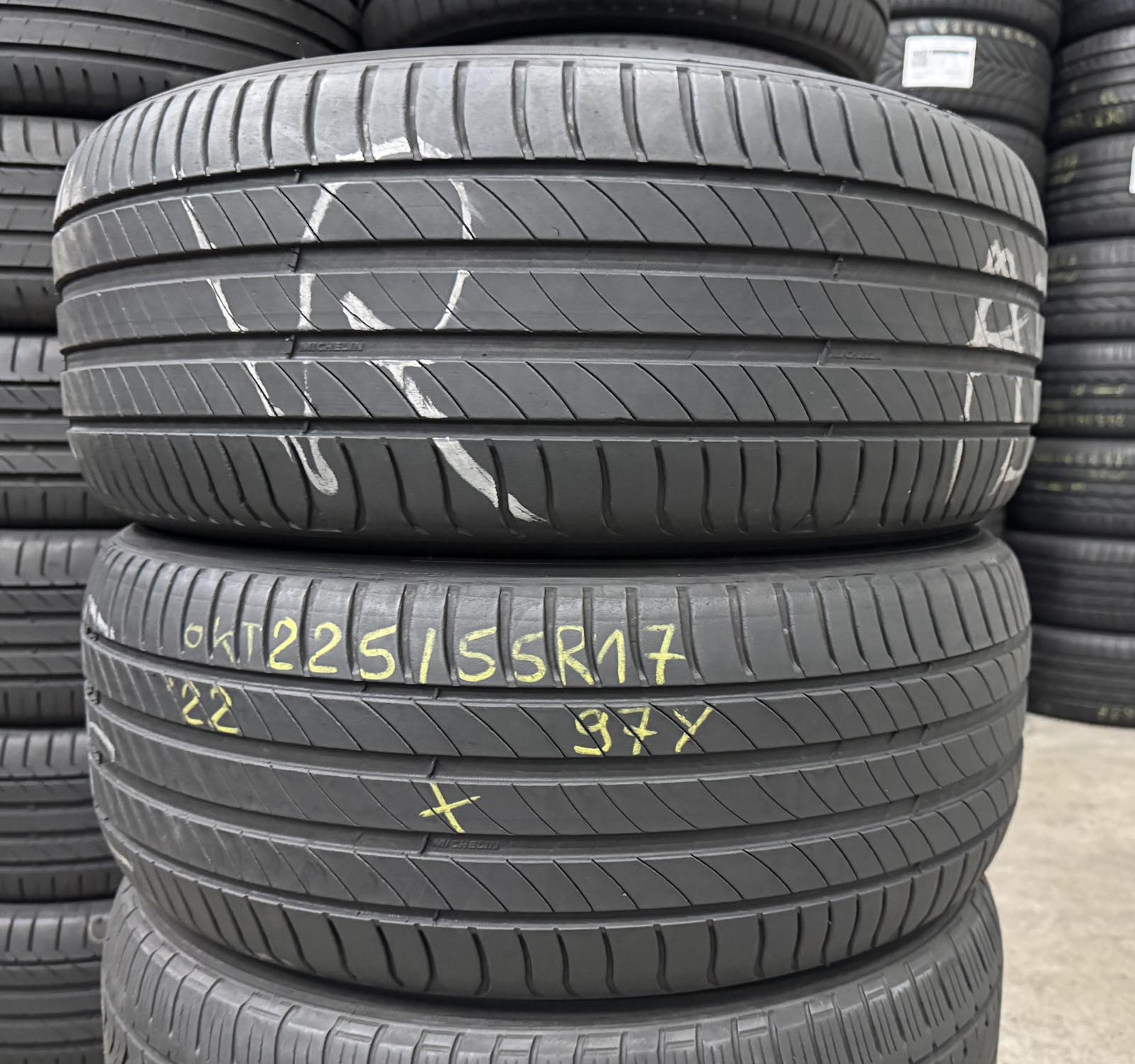 Шини б\у 225/55 R17