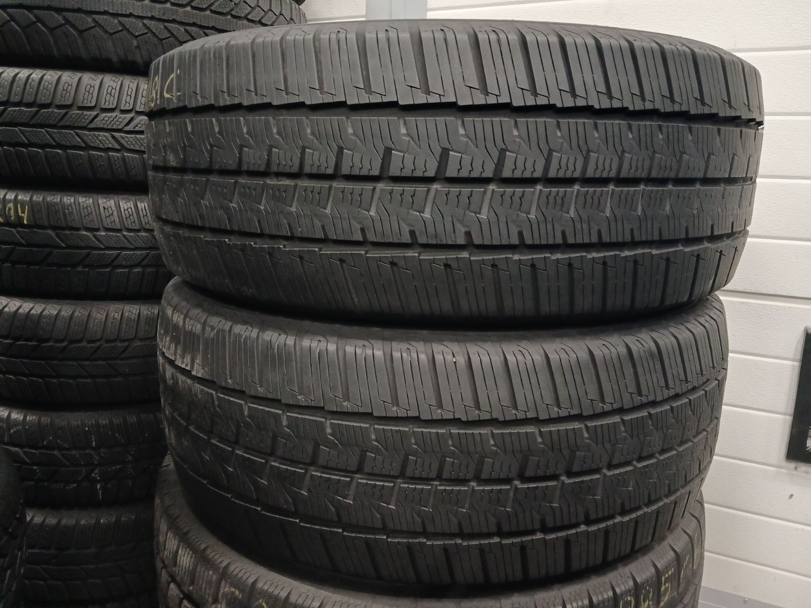 Шини б\у 255/55 R18