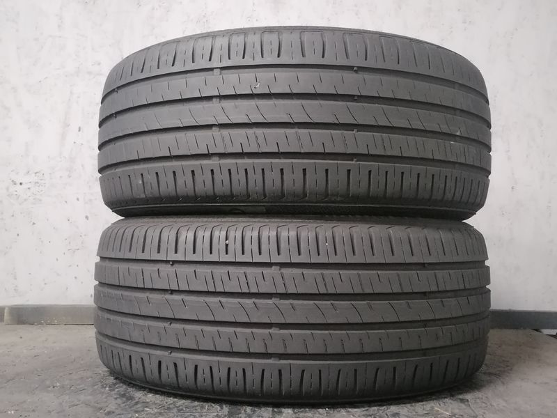 Шини б\у 215/55 R17