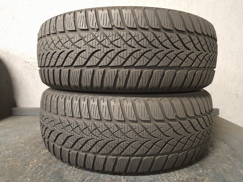 Шини б\у 215/60 R16