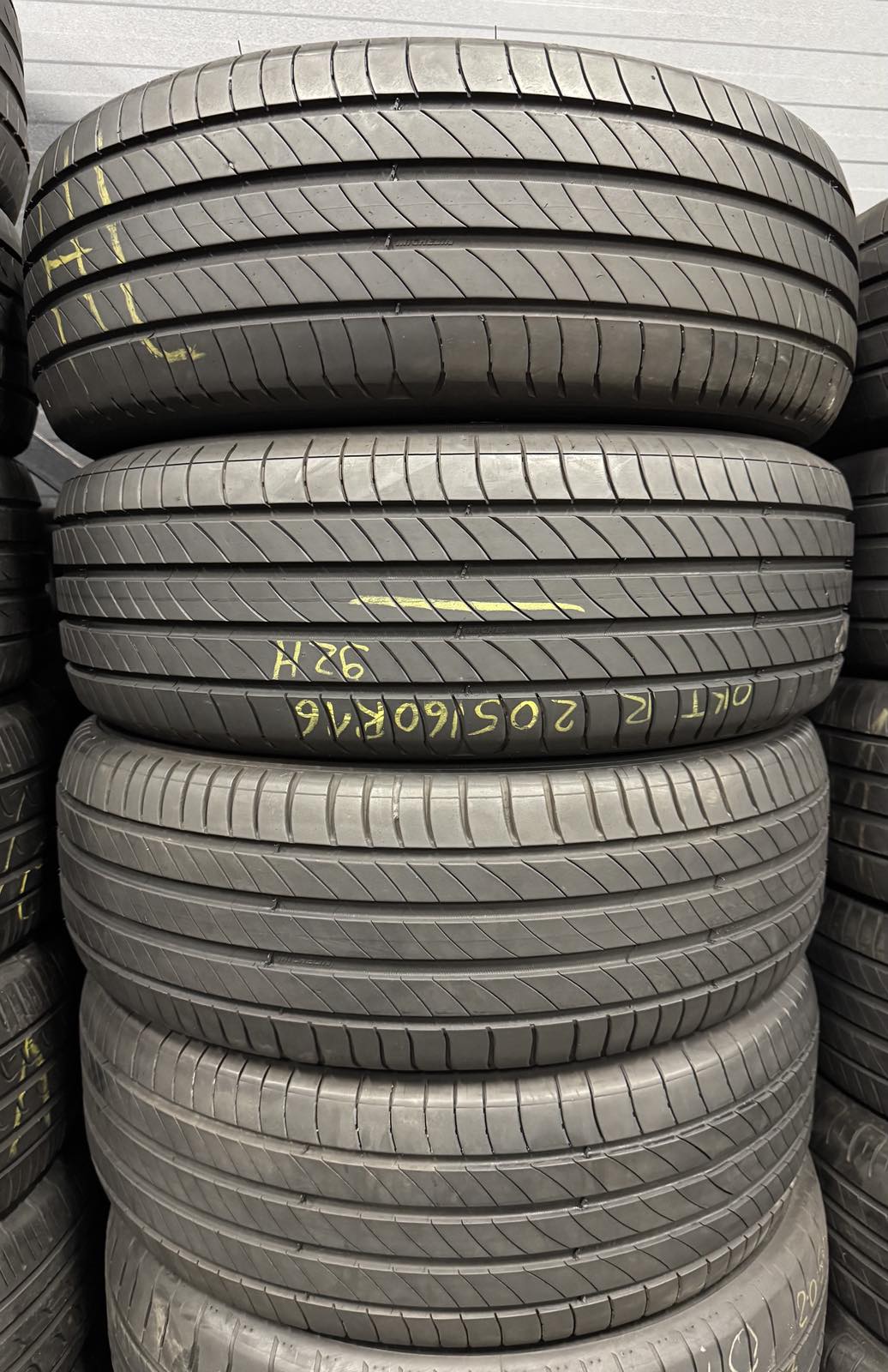 Шини б\у 205/60 R16