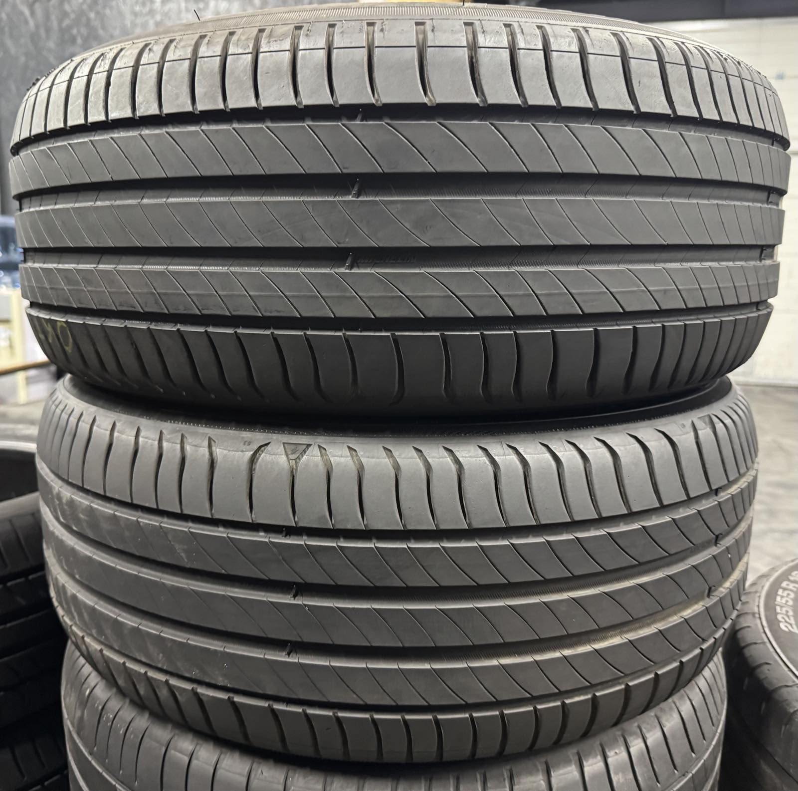 Шини б\у 225/55 R16