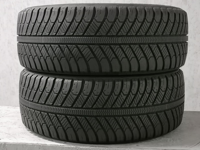 Шини б\у 215/50 R17