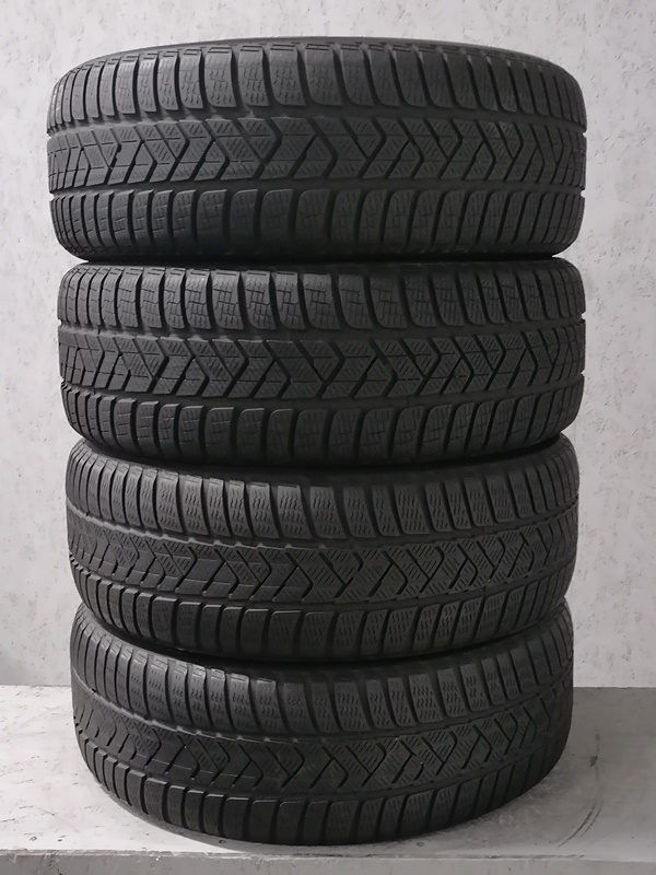 Шини б\у 225/55 R17