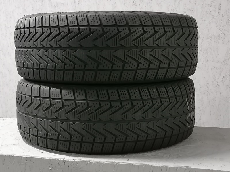 Шини б\у 215/55 R16