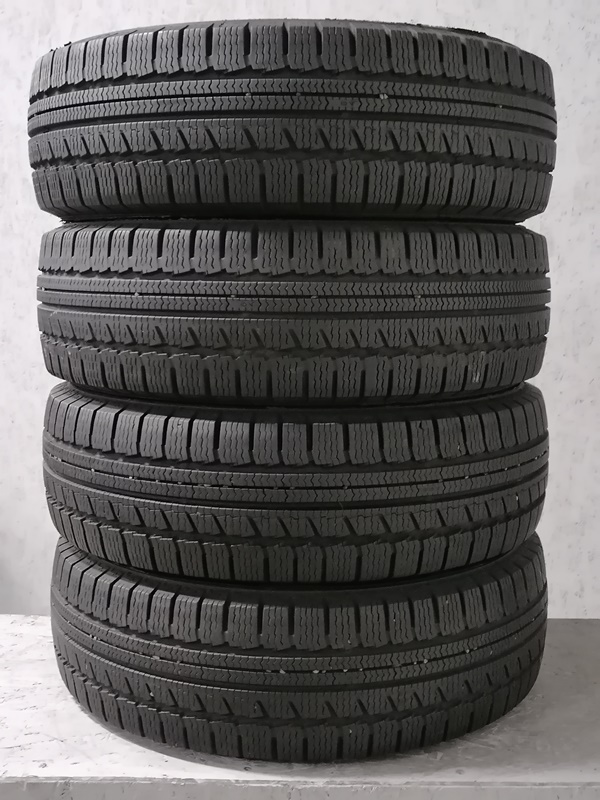 Шини б\у 195/70 R15C