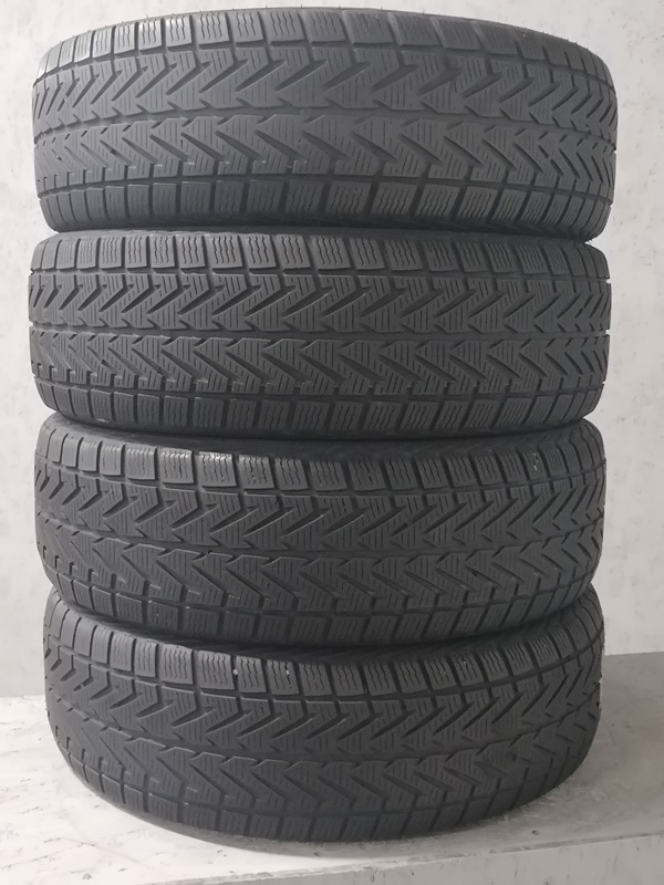 Шини б\у 215/65 R16