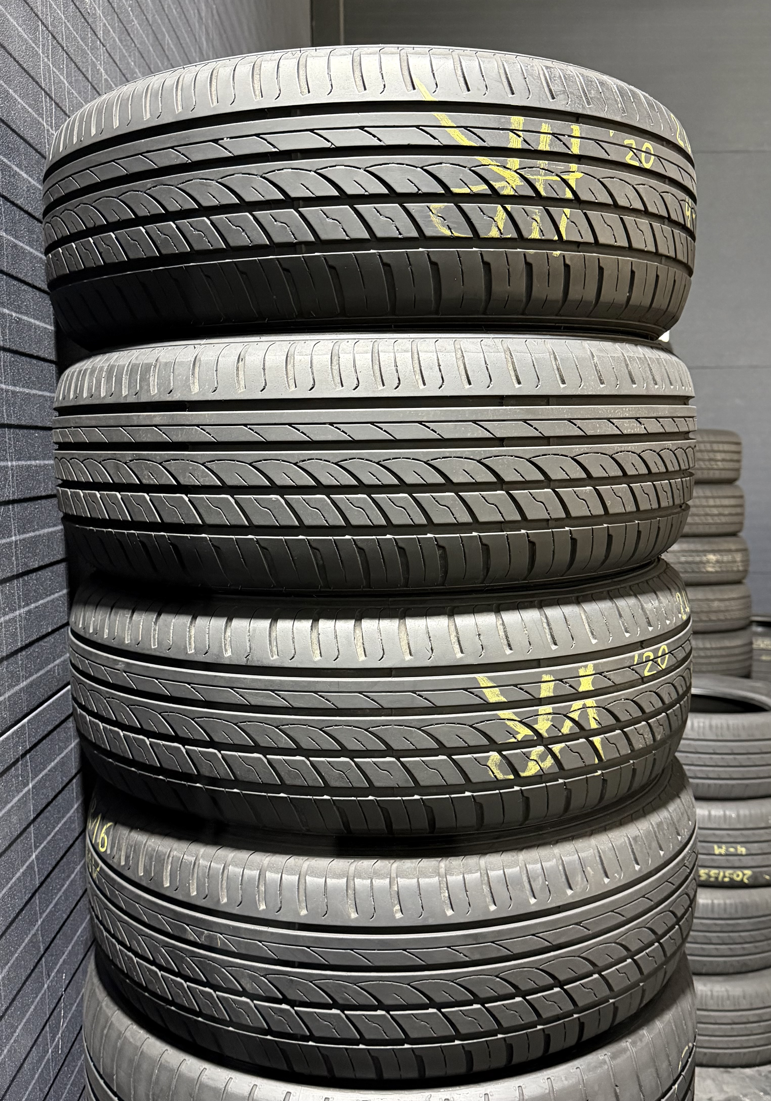 Шини б\у 205/55 R16