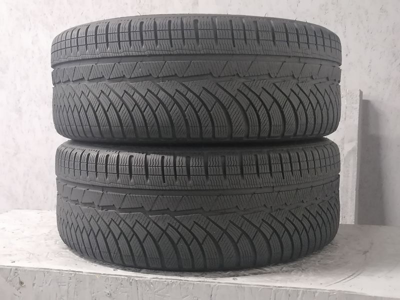 Шини б\у 225/40 R19