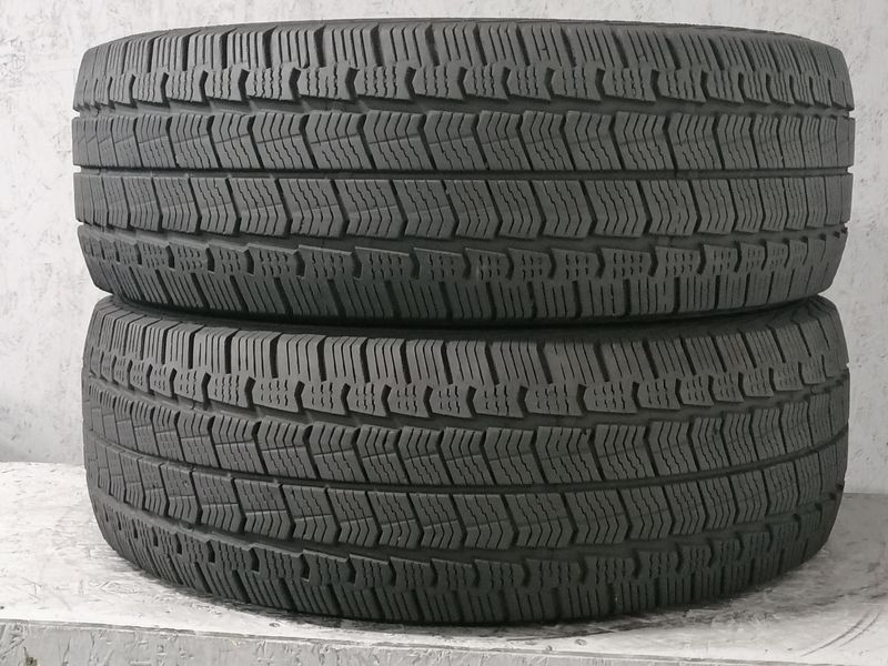 Шини б\у 235/65 R16C