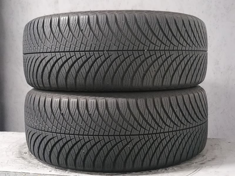 Шини б\у 225/55 R17