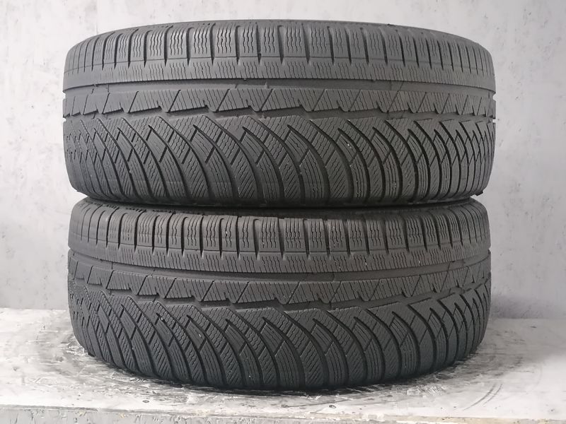 Шини б\у 235/45 R18