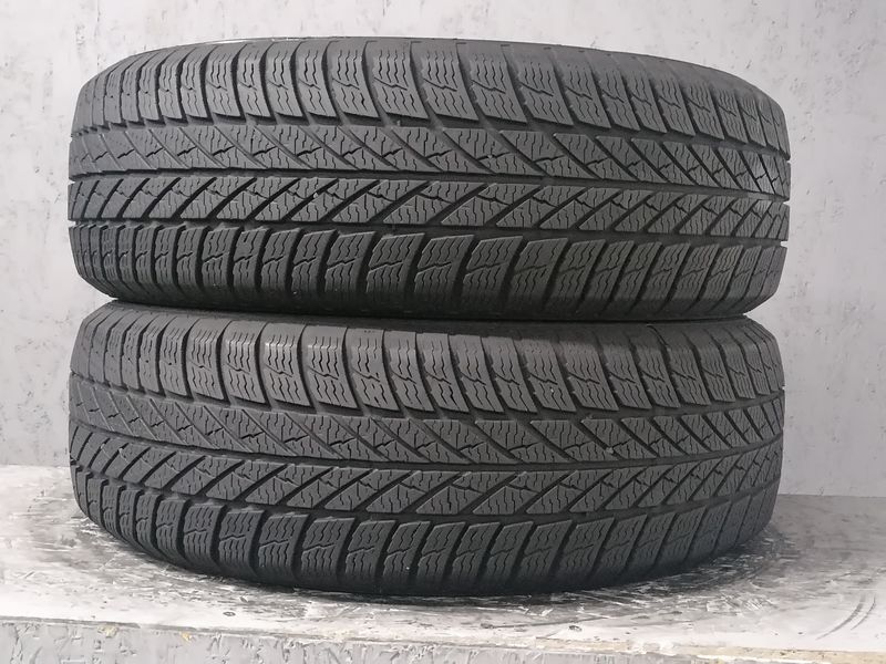 Шини б\у 215/60 R16