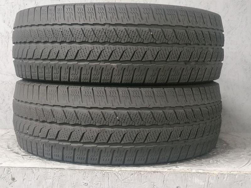 Шини б\у 215/60 R16C