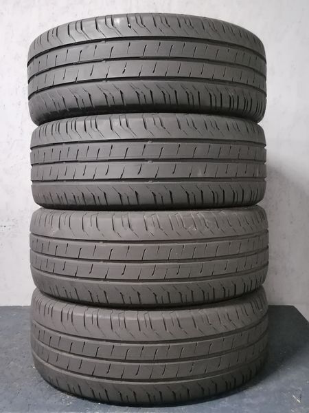 Шини б\у 225/55 R17C