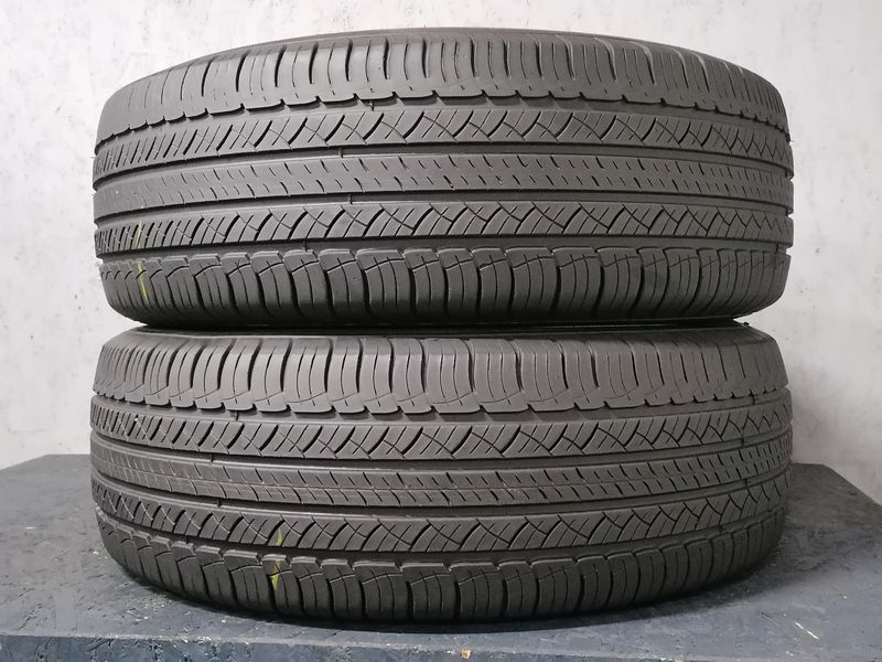 Шини б\у 235/65 R17