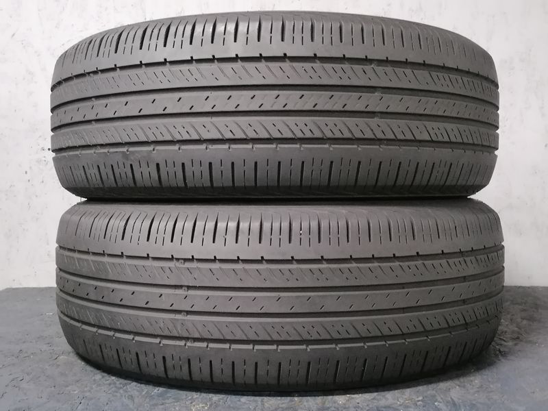 Шини б\у 215/60 R17