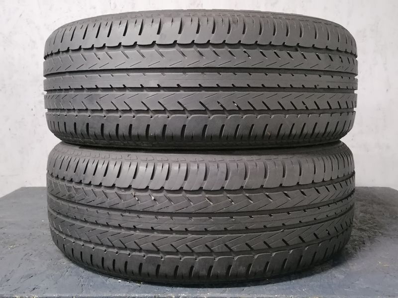 Шини б\у 215/50 R17