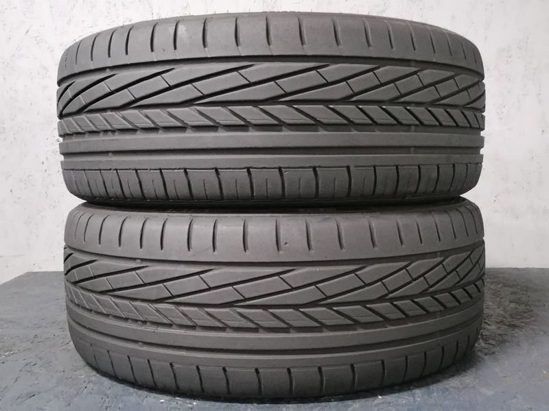 Шини б\у 215/45 R17