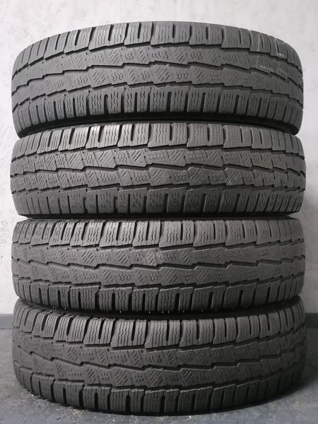 Шини б\у 215/60 R17C
