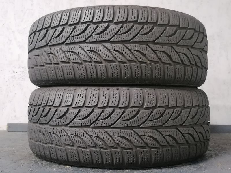 Шини б\у 215/55 R16