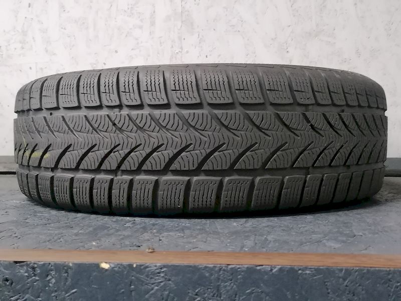 Шини б\у 205/60 R16