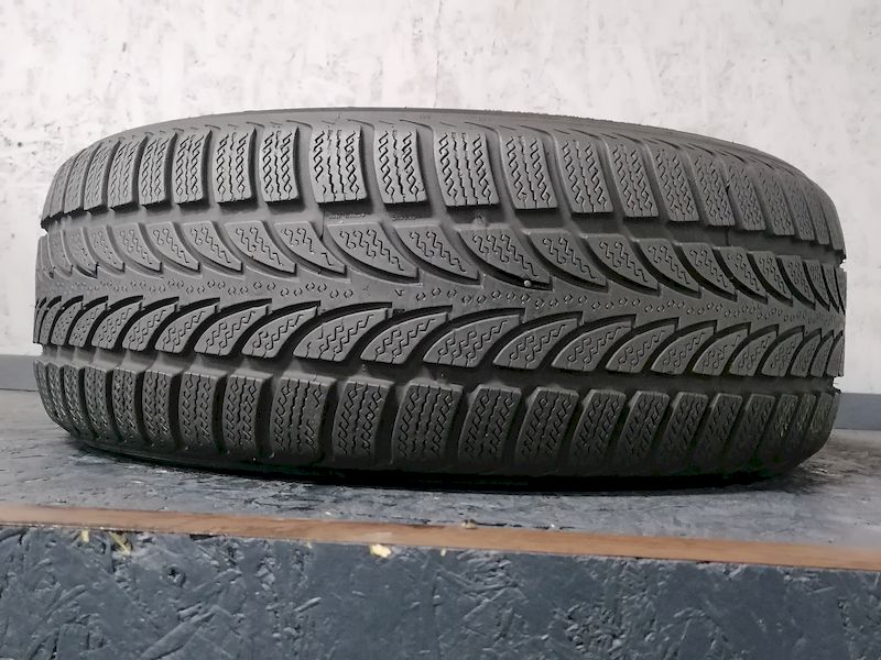 Шини б\у 205/50 R17
