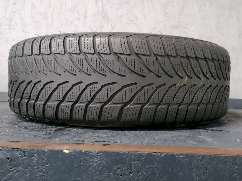 Шини б\у 205/60 R16