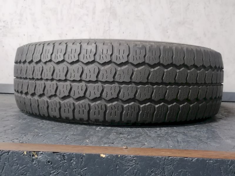 Шини б\у 205/65 R16C