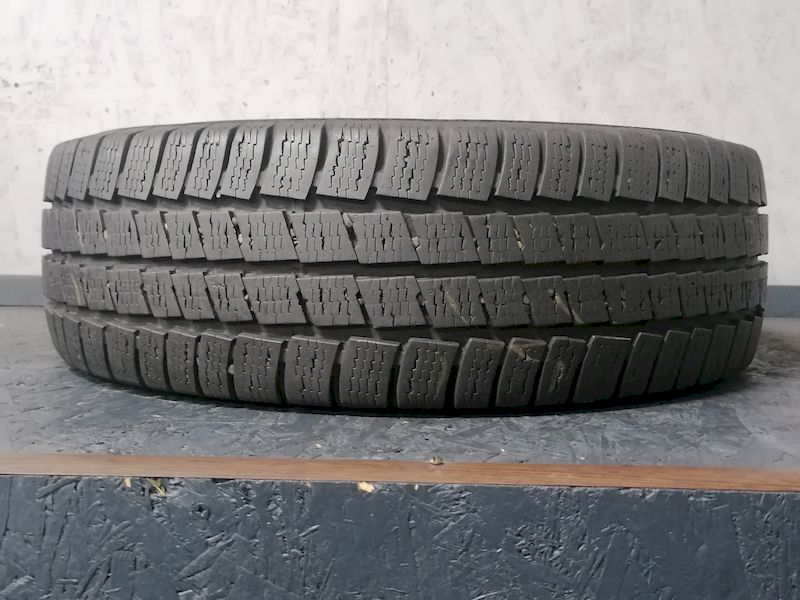Шини б\у 205/65 R16C