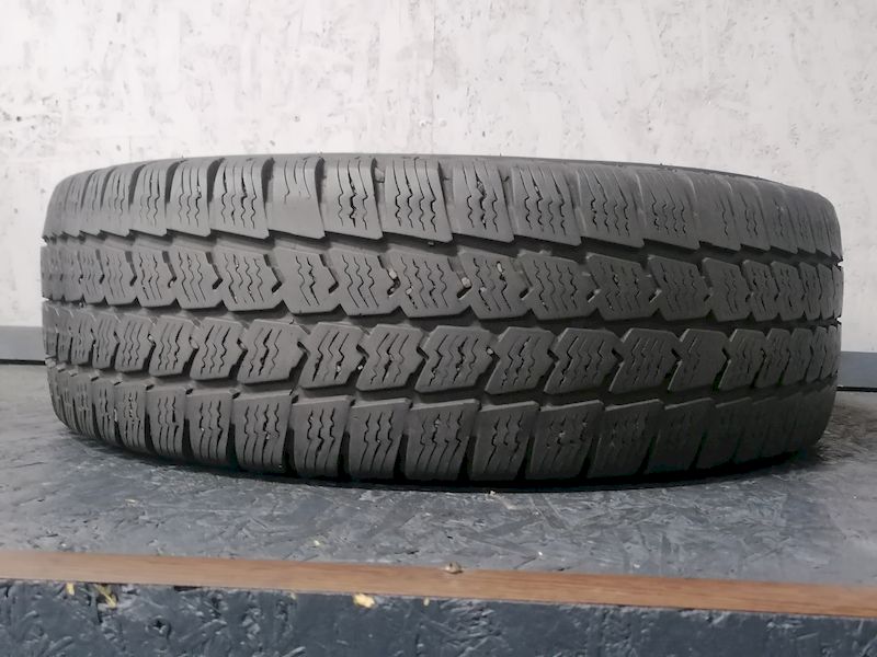 Шини б\у 215/70 R15C