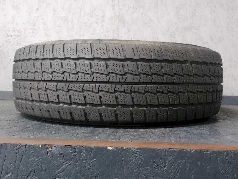 Шини б\у 215/65 R16C