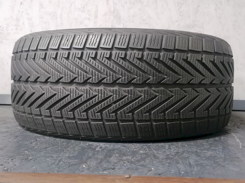 Шини б\у 235/35 R19